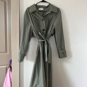 Shaina Mote Spring Trench